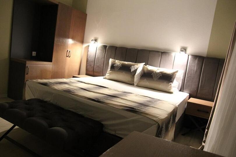 Kispet Deluxe Hotels&Suites オーバーハウゼン エクステリア 写真